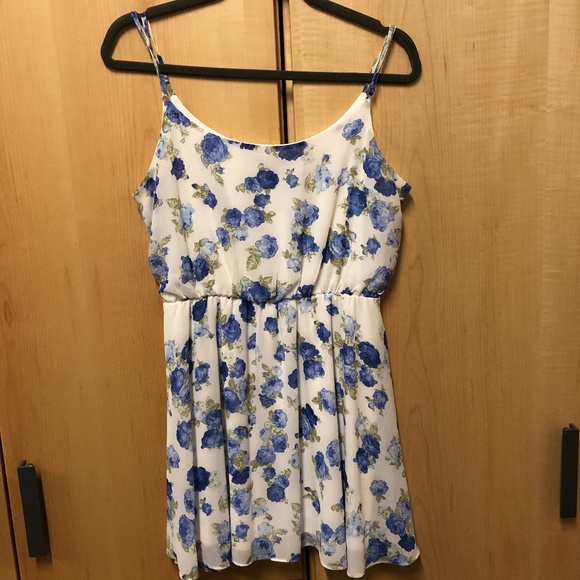Forever 21 Dresses & Skirts - Forever 21 floral summer dress